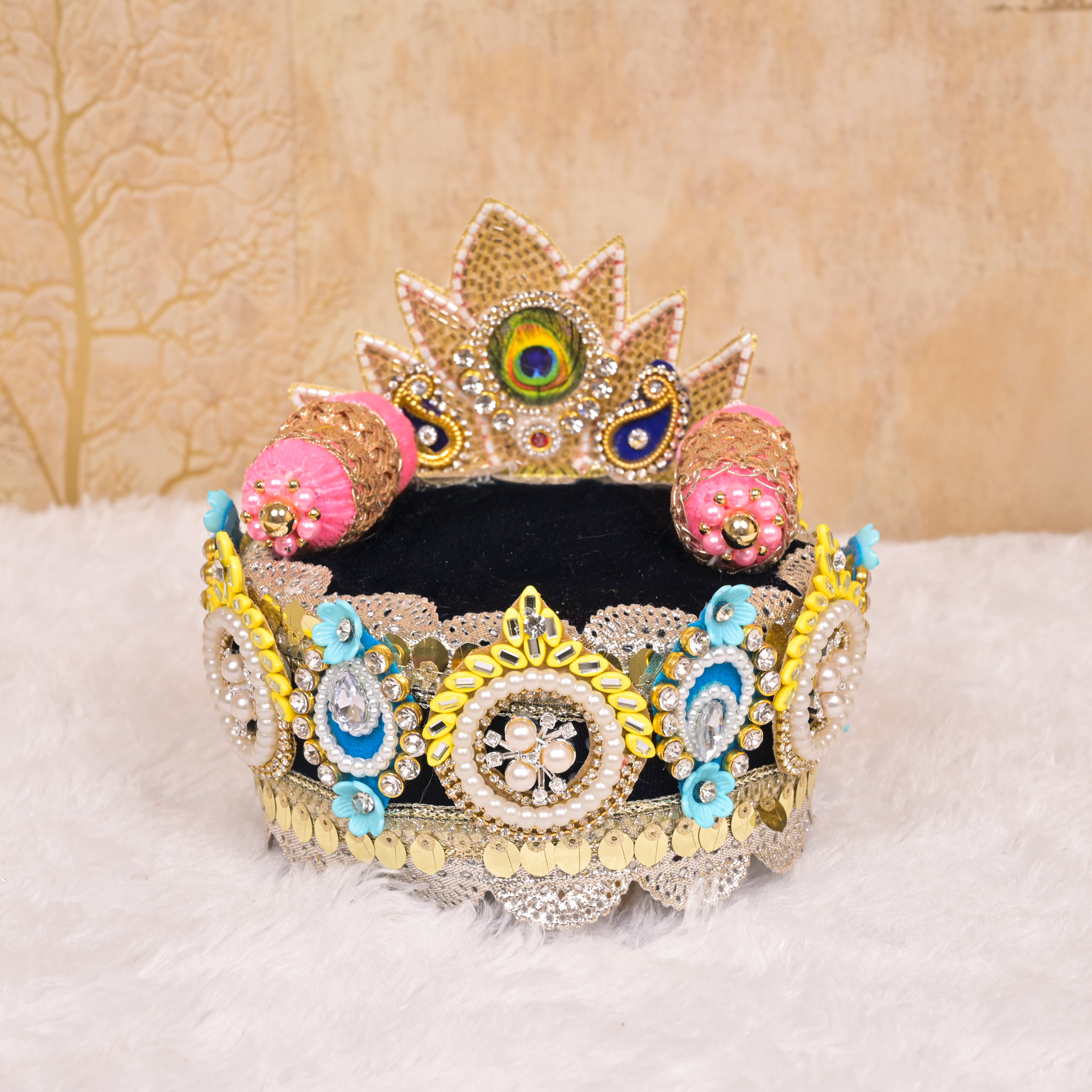 Round Deity Throne with Peacock Feather Crown Back