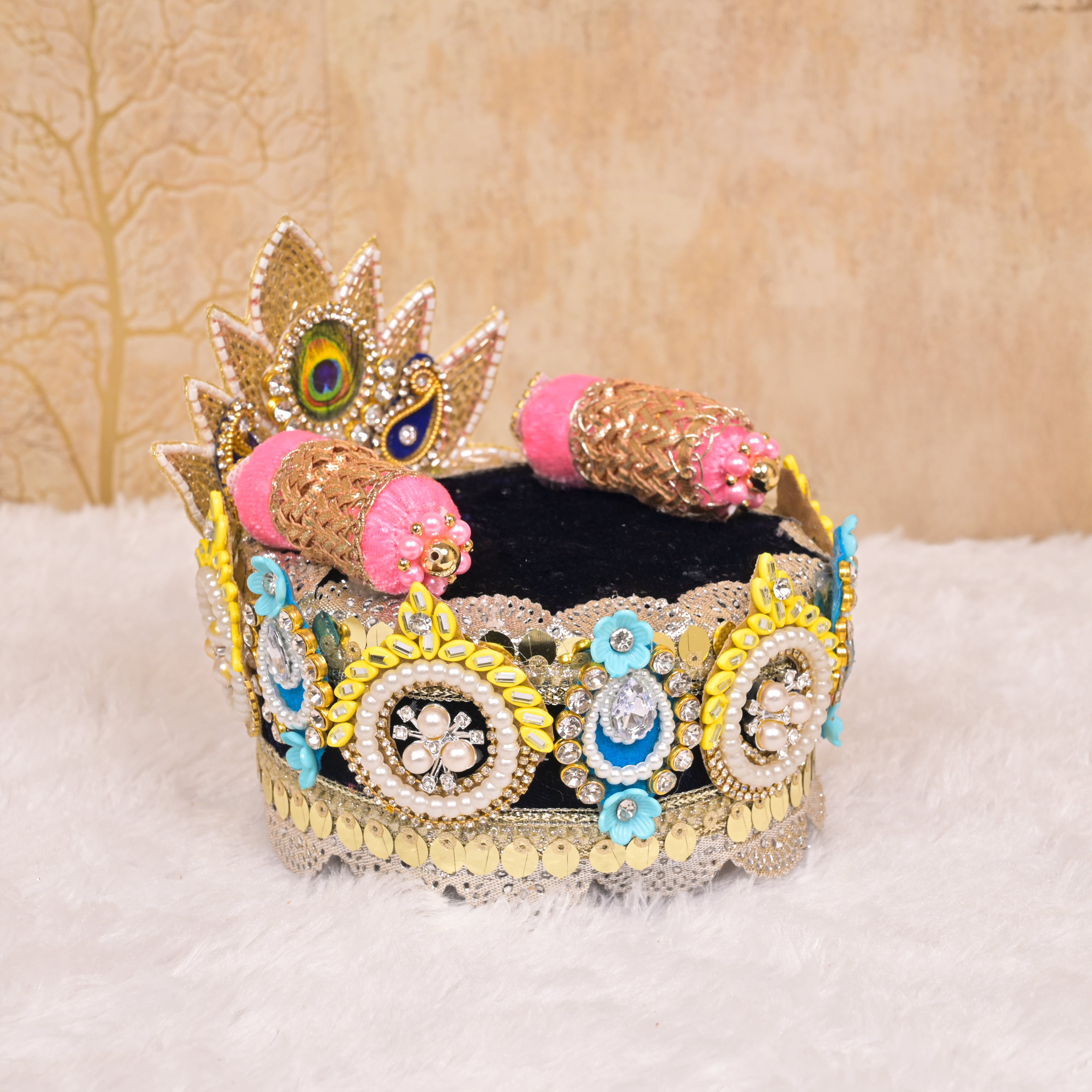 Round Deity Throne with Peacock Feather Crown Back