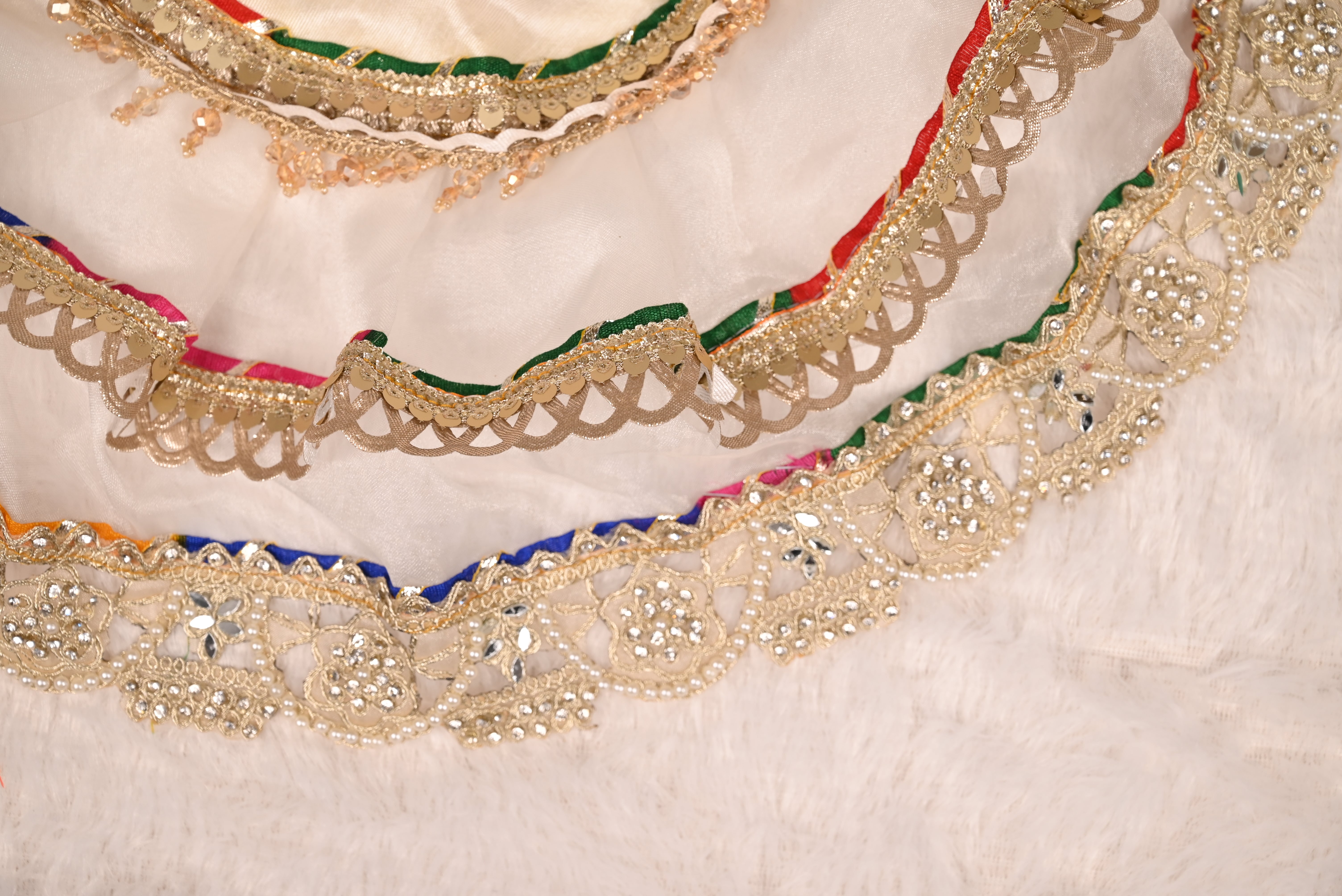 Decorative Round Thali Posh White and Multicolor Embroidered Design