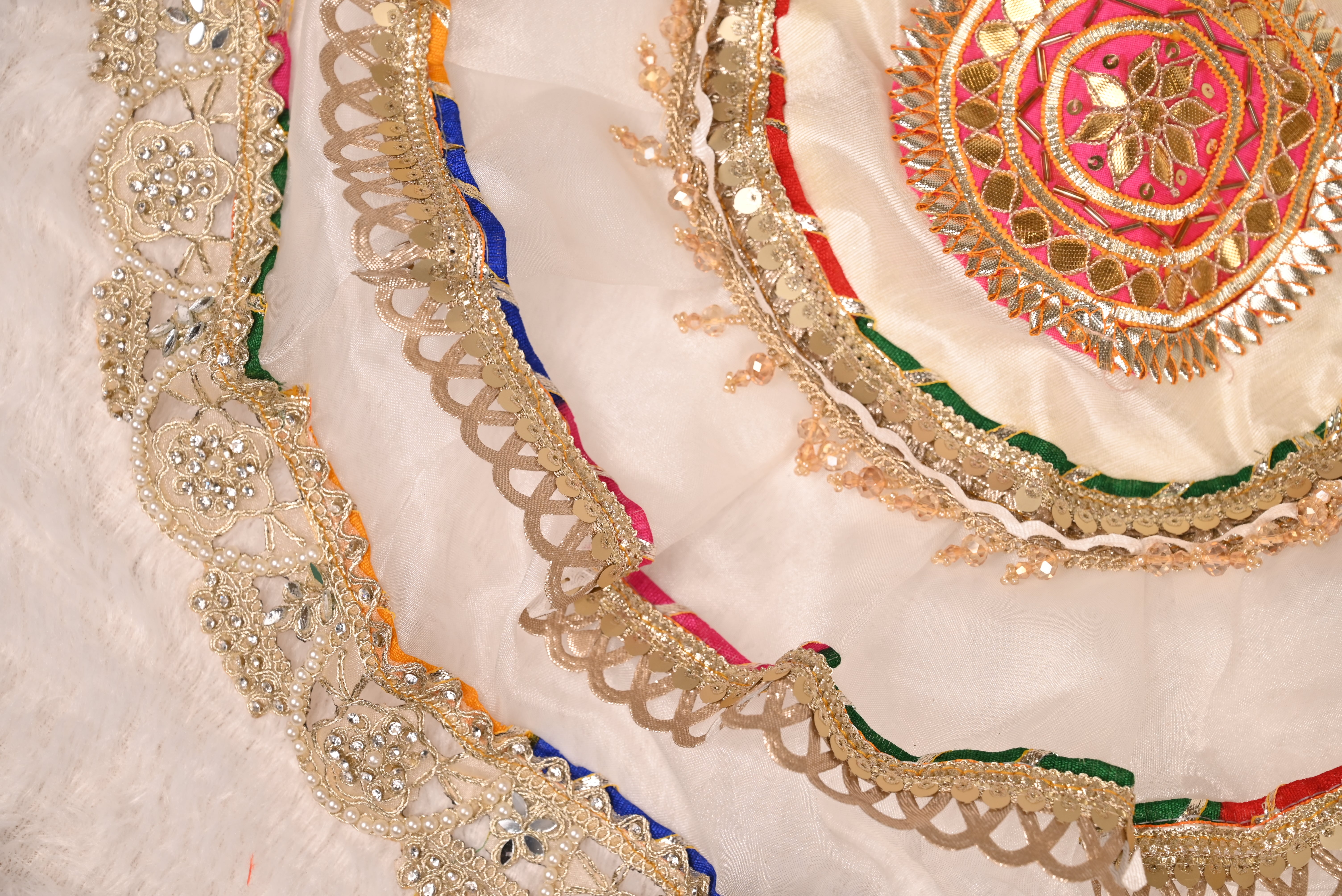 Decorative Round Thali Posh White and Multicolor Embroidered Design