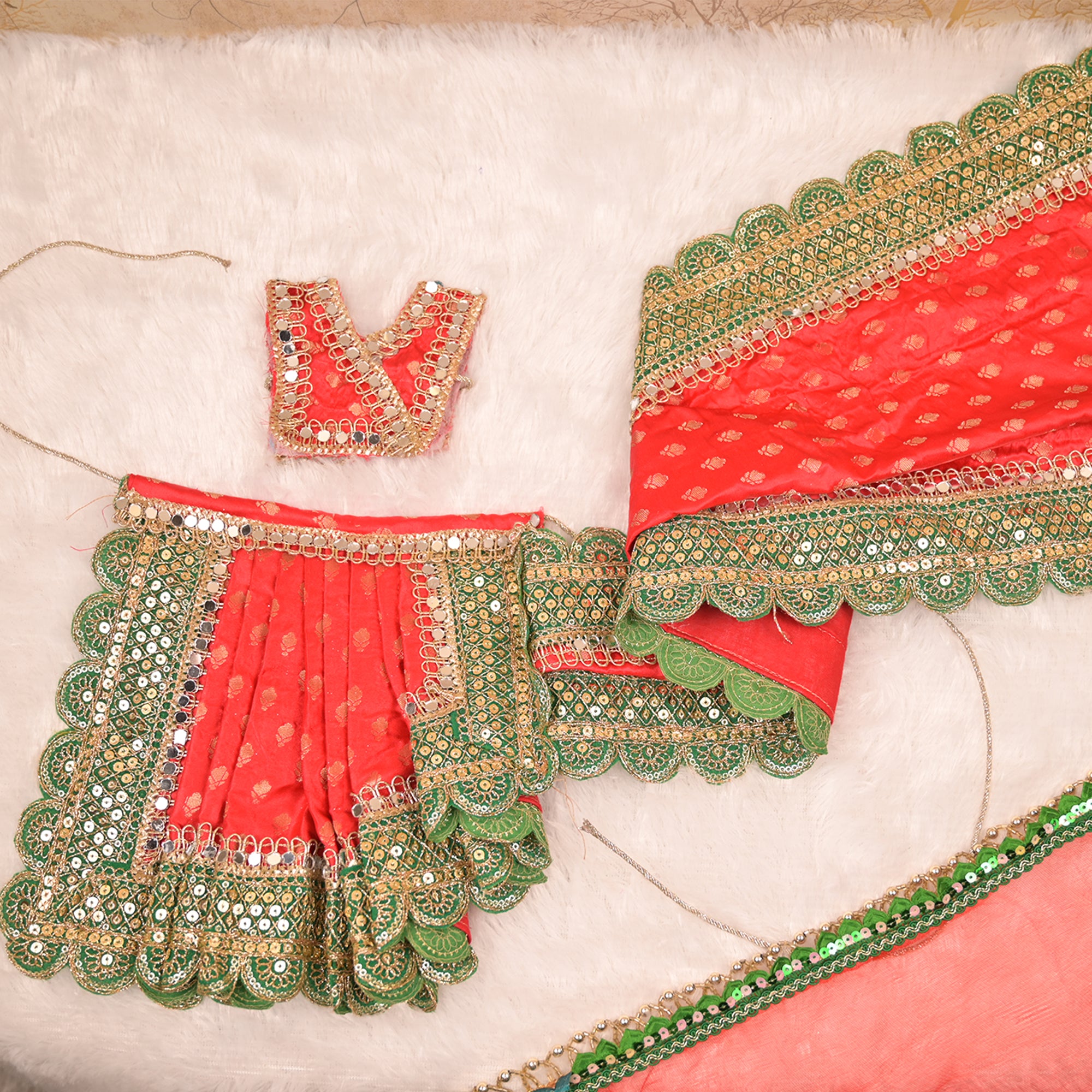 Mata Rani Saree – Reddish Maroon Pure Silk Poshak with Green Golden Lace Work