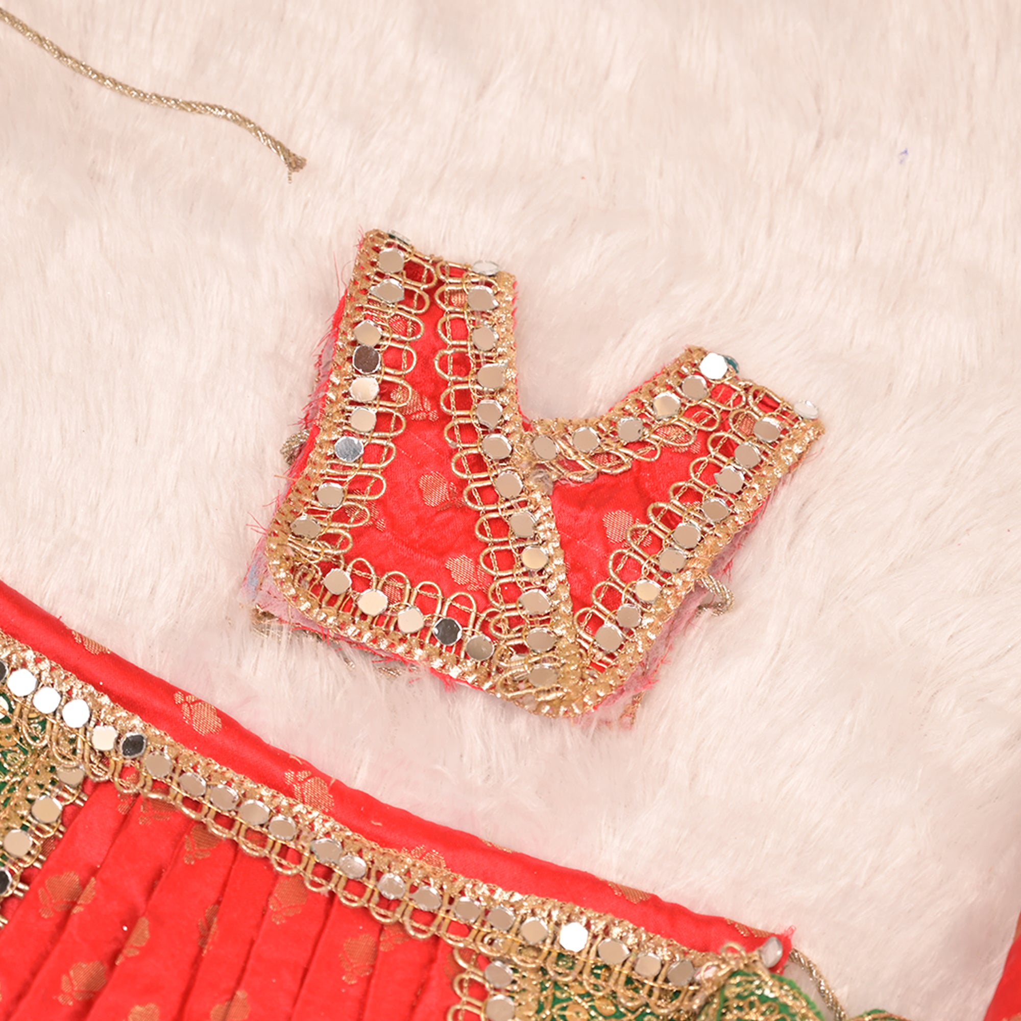 Mata Rani Saree – Reddish Maroon Pure Silk Poshak with Green Golden Lace Work