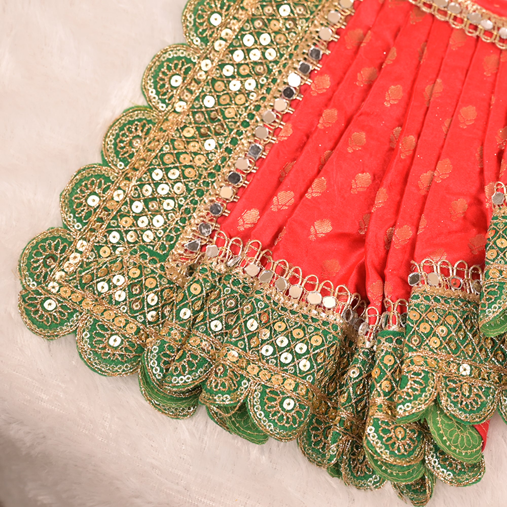 Mata Rani Saree – Reddish Maroon Pure Silk Poshak with Green Golden Lace Work